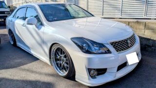 【シート張替え施工例】破れていた運転席を純正風にリフレッシュ|合皮レザー+パンチング加工