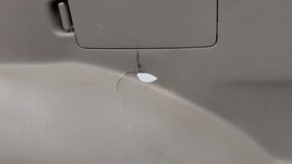 【ランドクルーザー施工例】カーゴ室パネル(クォーターパネル)の割れ・欠けを内装リペアで修復